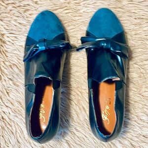 1940s-Style Evergreen Two-Tone Women’s Court Pumps (10)